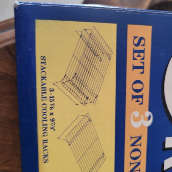 Wilton Black Non-Stick Stackable Cooling Racks - Picture 3 of 7